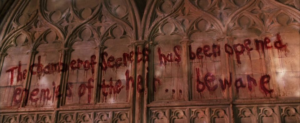 Halloween, 1992: Festa di Complemorte, voci misteriose e sangue sui muri
